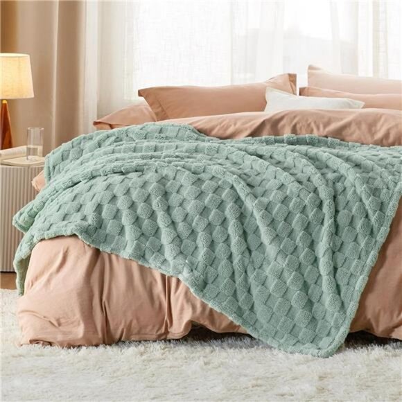 Bedsure GentleSoft Sage Green Throw Blanket for Couch - Checkered Fleece - Picture 6 of 16